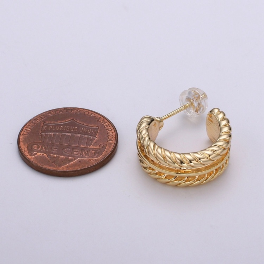 Feather Design Gold Hoop Earrings - Picture 3 of 4